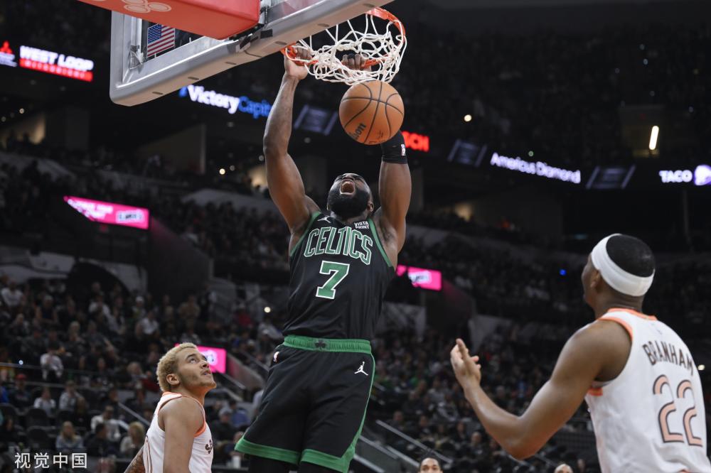 于侧重于攻 于侧重于攻